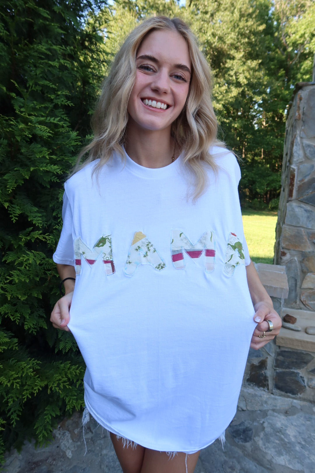 Medium Mama T-Shirt